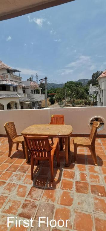فيلا Olive Hills Yelagiri - Families Only - Full Duplex House - ييلاجيري الغرفة الصورة
